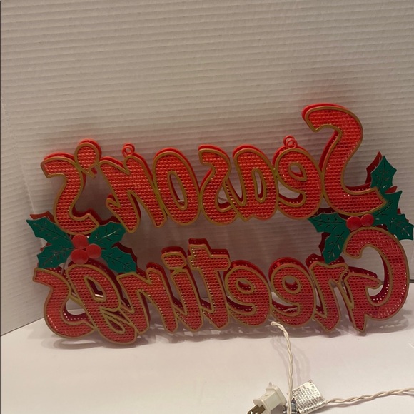 Vintage Red and Green Season's Greetings Sign - Picture 8 of 10